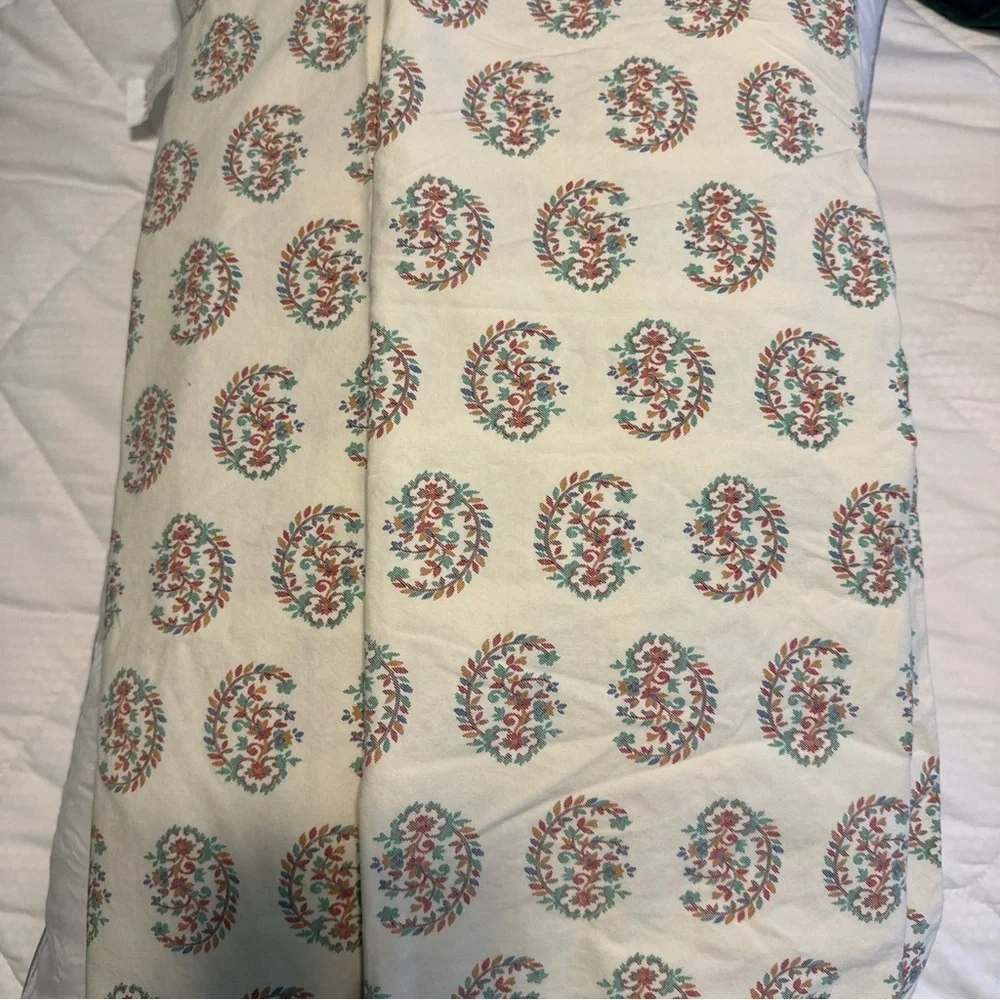 RALPH LAUREN Antigua Paisley Set Of 2 STANDARD PILLOWCASES Red Teal Blue Gold